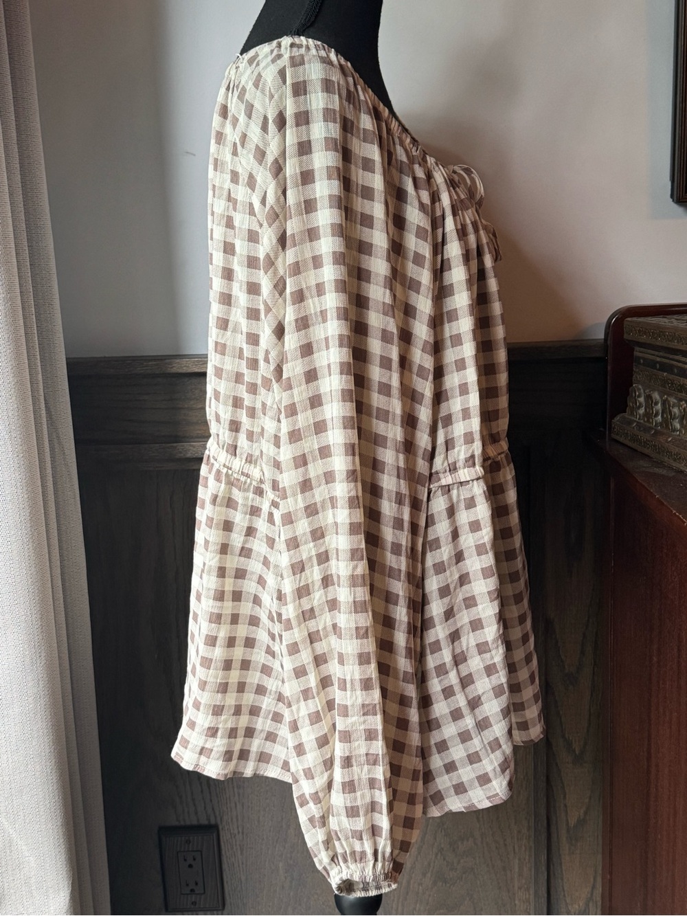 torrid Beige and White Gingham Peasant Tunic 4x nwt - Picture 5 of 7